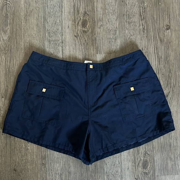 Liz Claiborne women’s soft navy blue size 16 board shorts gold snap and zipper - Picture 1 of 5